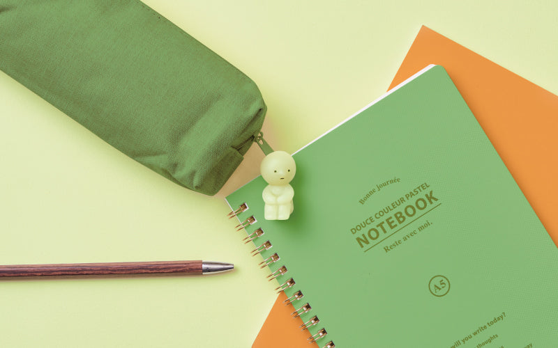 Dreams Smiski Zipperbite Knee Hugging