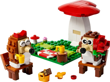 LEGO Iconic: Hedgehog Picnic Date