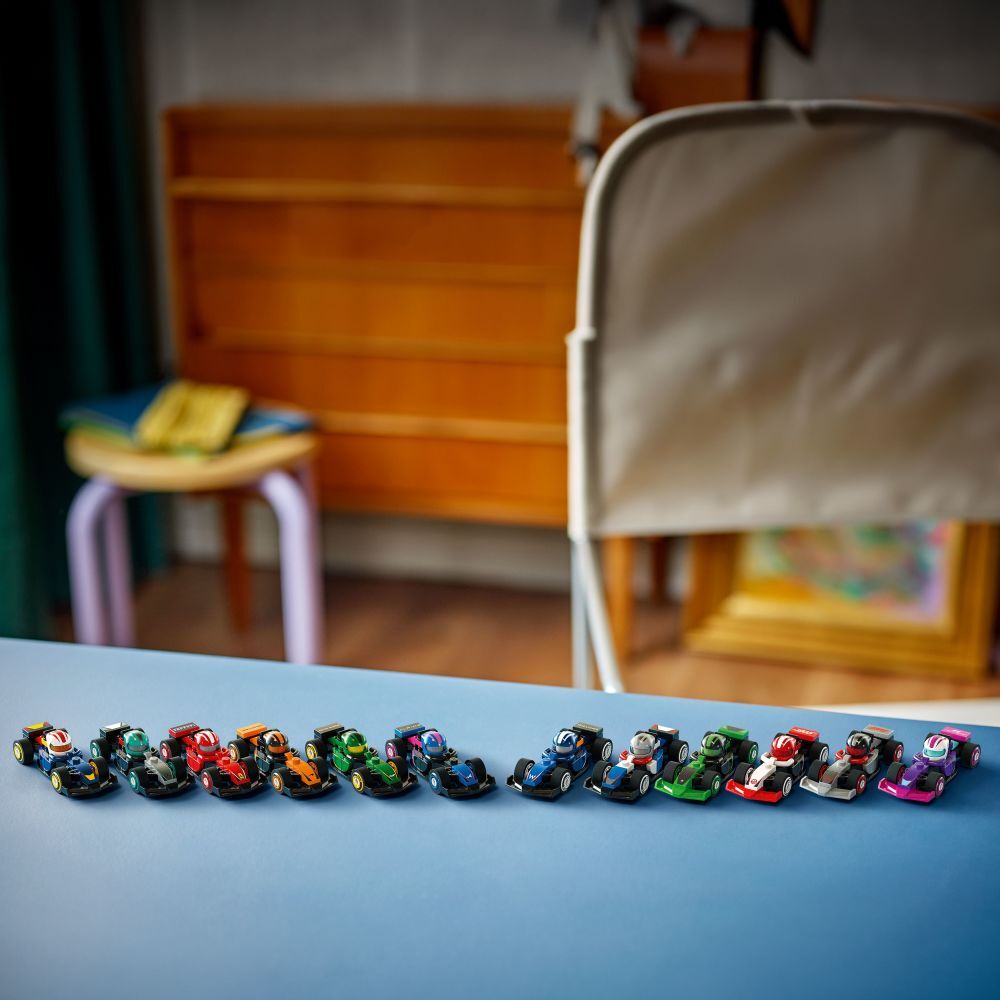 LEGO Minifigures: F1® Collectible Race Cars