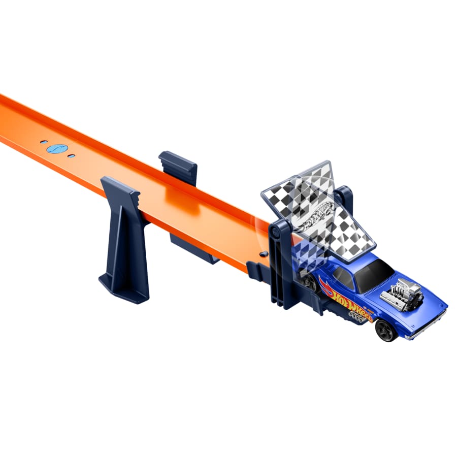 Mattel Hot Wheels RC Speed Challenge Track Set & Battery-Powered Remote-Control 1:64 Scale Toy Car, 30+ Pieces Of Track