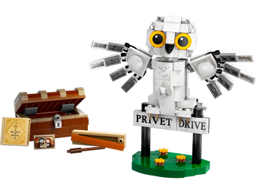 LEGO® Harry Potter™ 76425 Hedwig™ at 4 Privet Drive