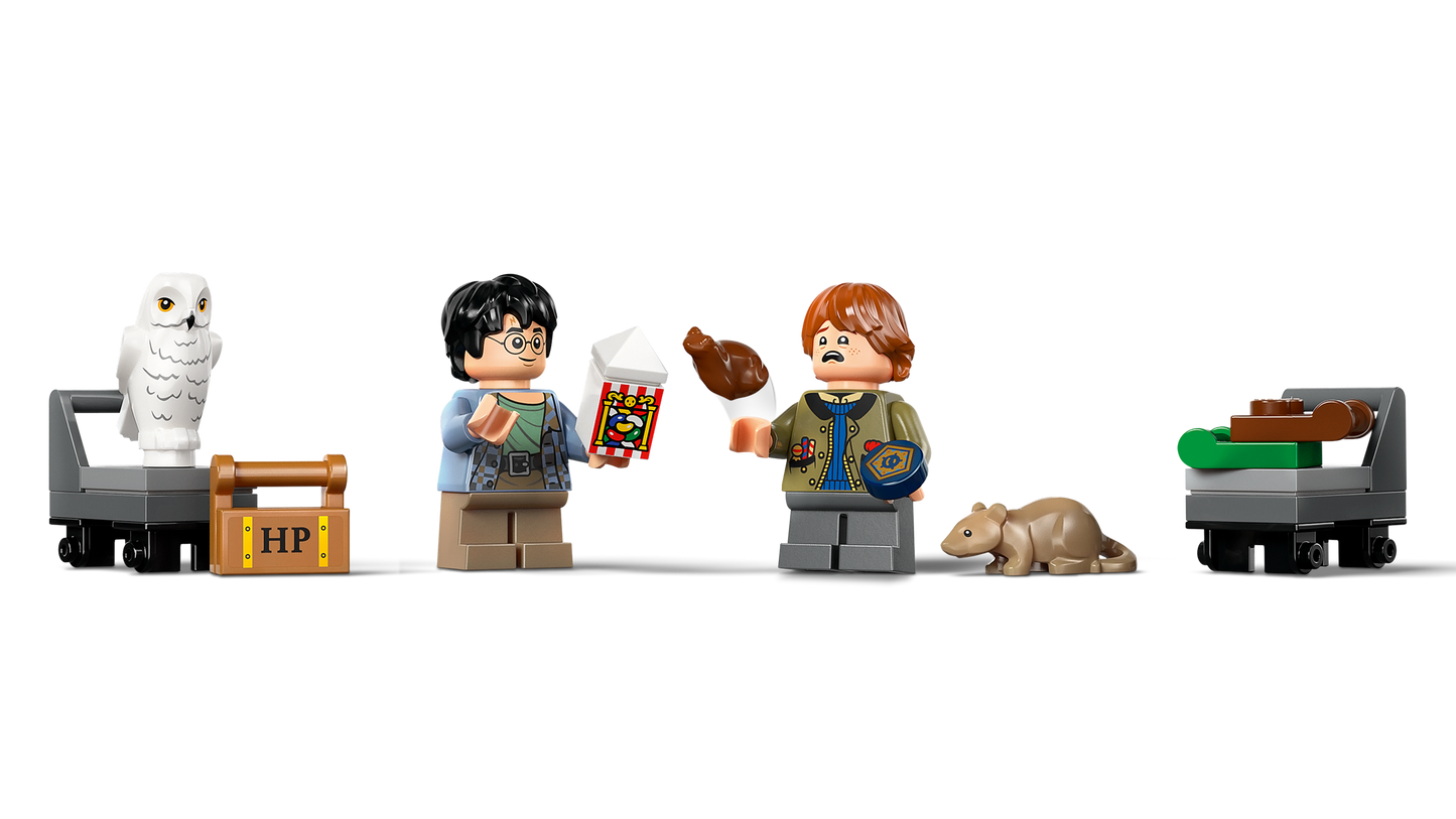 LEGO® Harry Potter™ 76450 Book Nook: Hogwarts™ Express