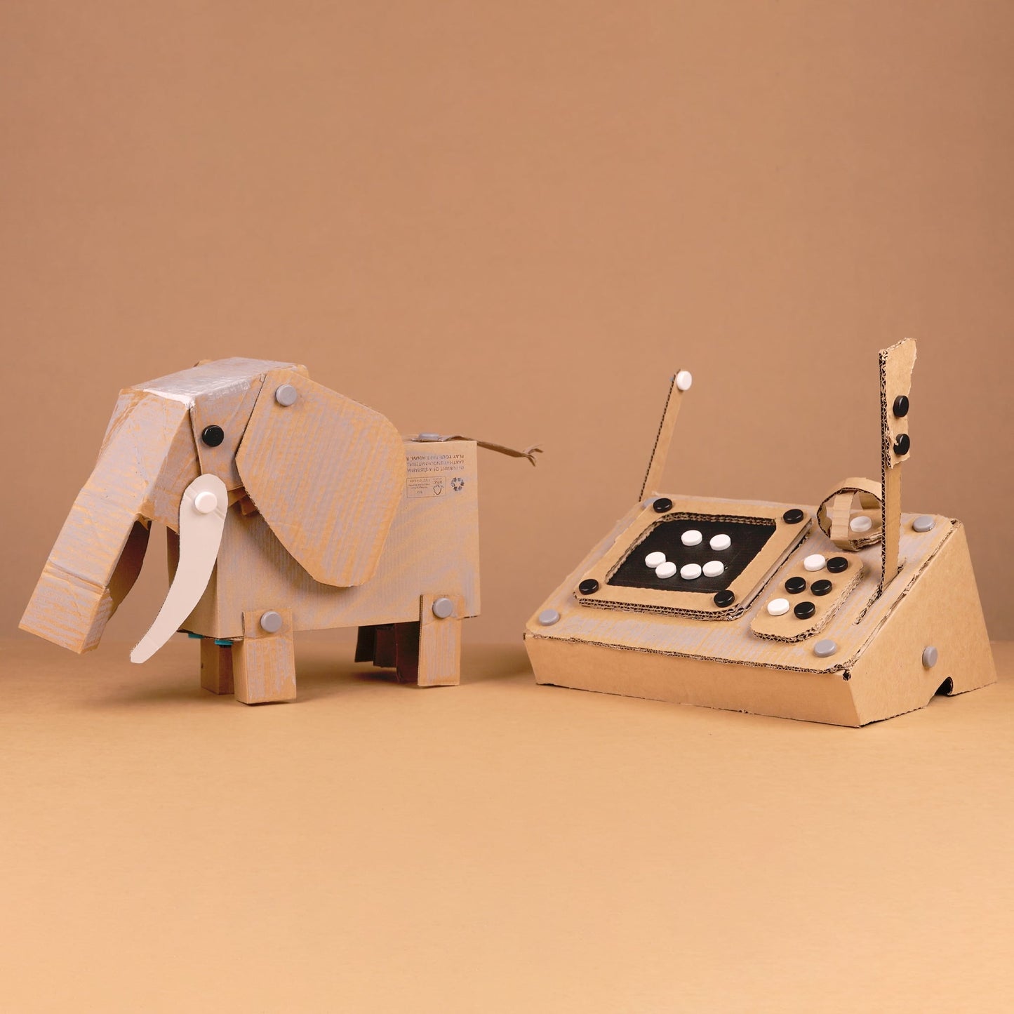 Makedo Cardboard Construction Scru-Dot Time Machine