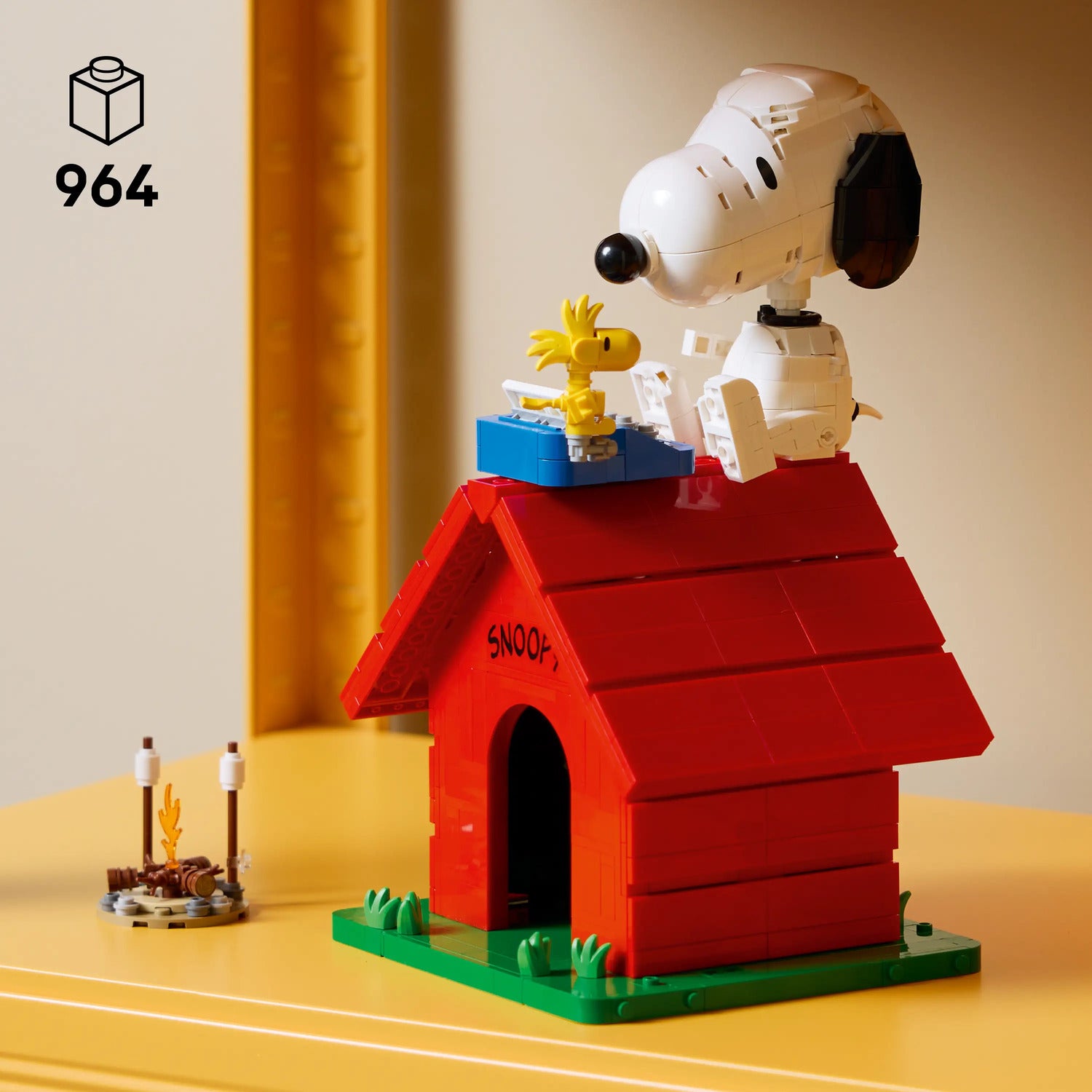 LEGO® Ideas Peanuts: Snoopy’s Doghouse