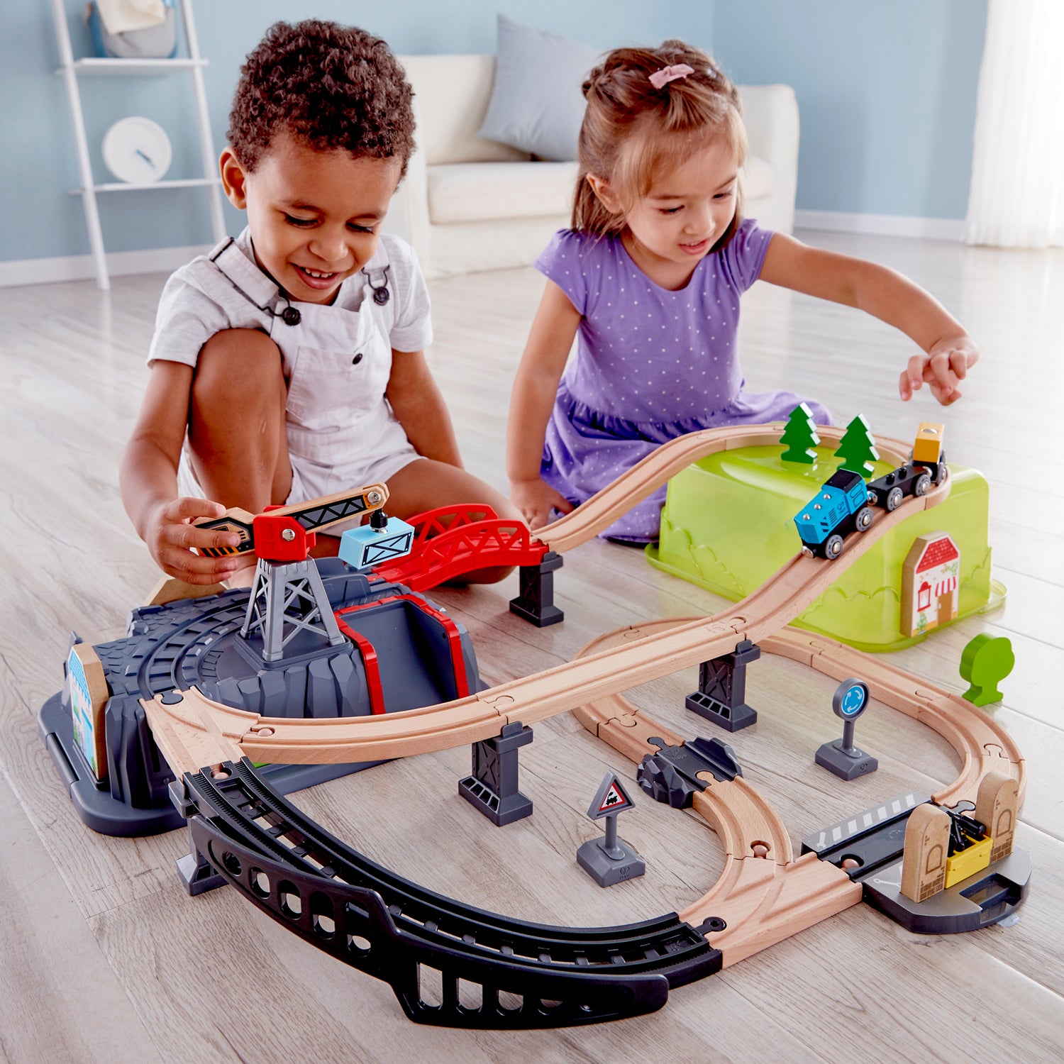Railway Bucket Builder Set | E3764 | Hape
